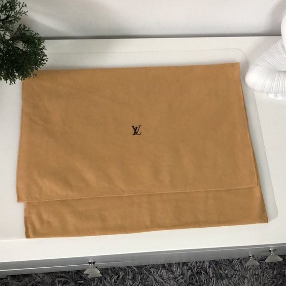 πVintage LV dustbag ( Item #12 ) - Picture 3 of 4